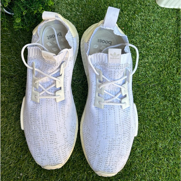 ADIDAS MD R1 PRIMEKNIT
Ftw White/ Ftw White/ Grey One men size 11 gently used - Picture 10 of 16